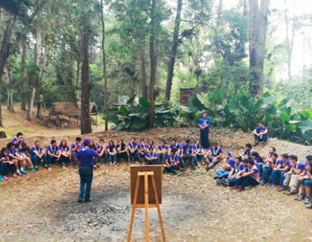 Antiguos scout capacitando