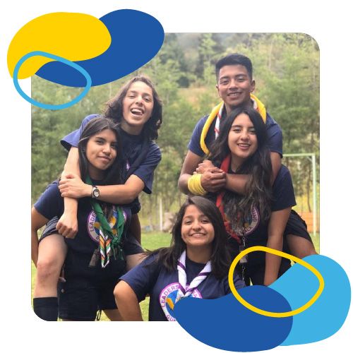 Jovenes Scout en actividad
