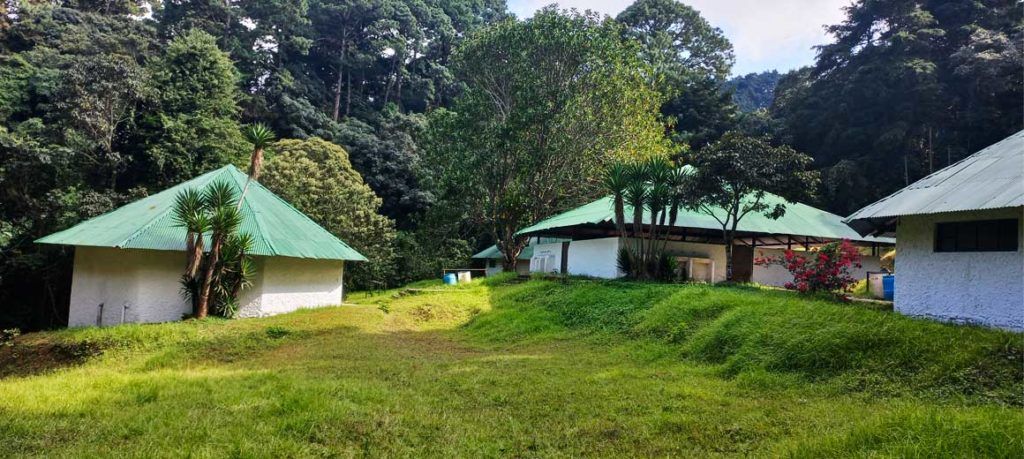 Cabañas Rotarias del Campo Escuela San Jorge Muxbal